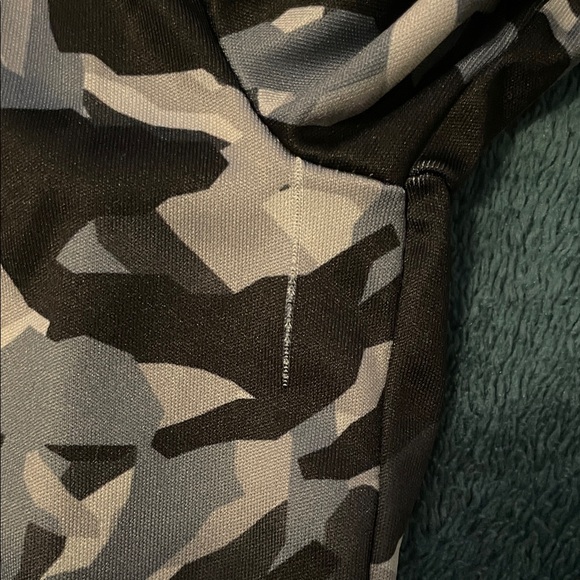 Under Armour Bundle - Picture 7 of 8